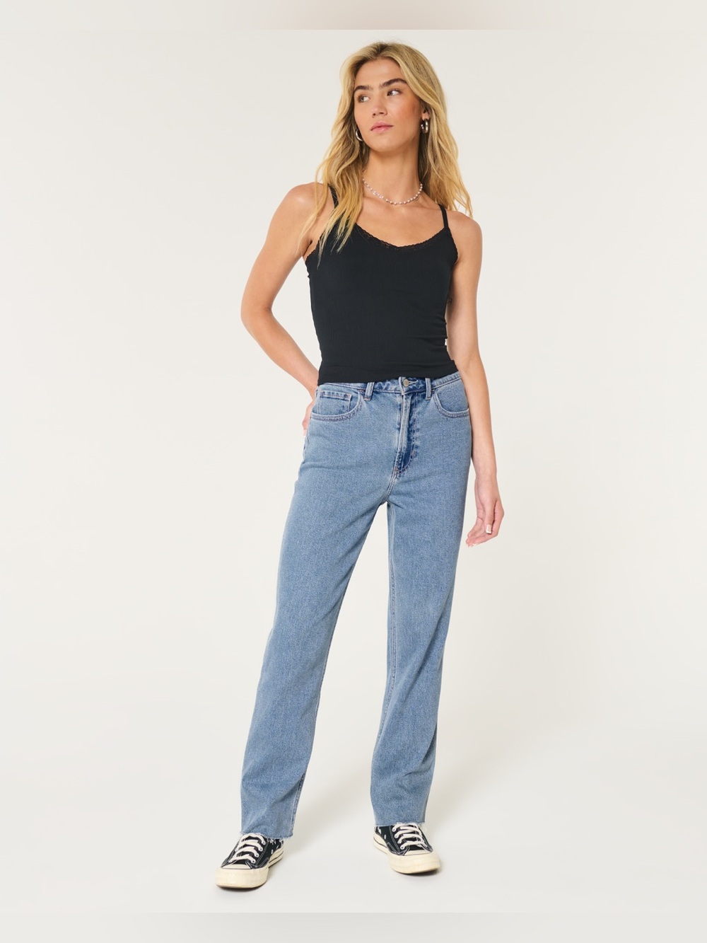 Hollister Ultra-High Rise 90s Straight Jeans, Medium Wash, Size 26L, EUC